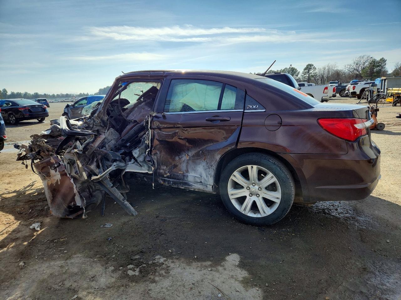2013 Chrysler 200 Lx - Фото 2