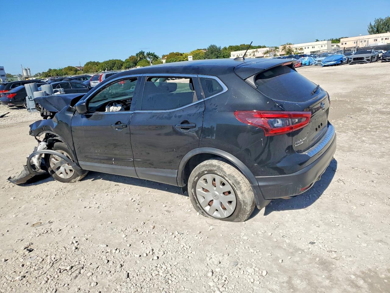 2020 Nissan Rogue Sport S - Фото 2