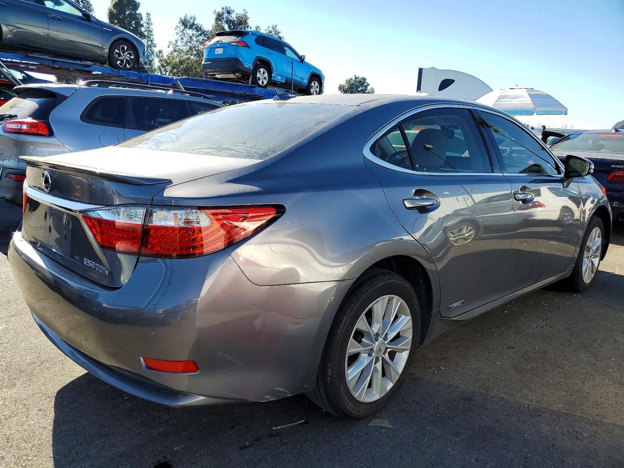 2013 Lexus Es 300H - Фото 3