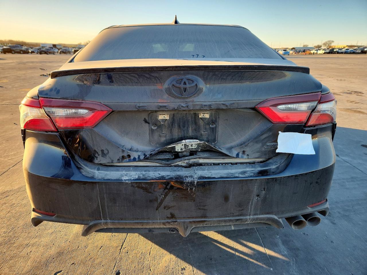 2022 Toyota Camry Se - Image 6