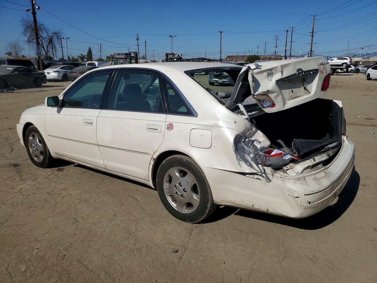 2004 Toyota Avalon Xl - Image 2