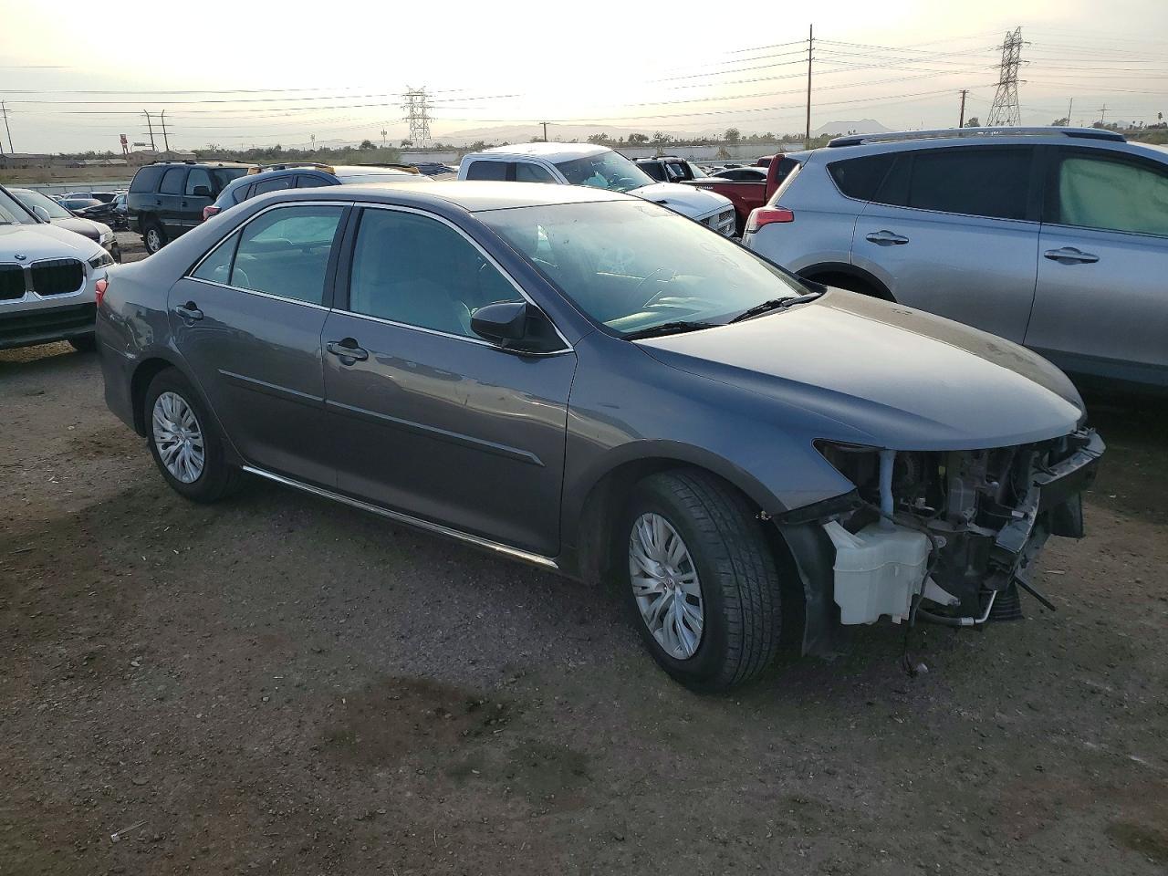 2014 Toyota Camry Le - Фото 4