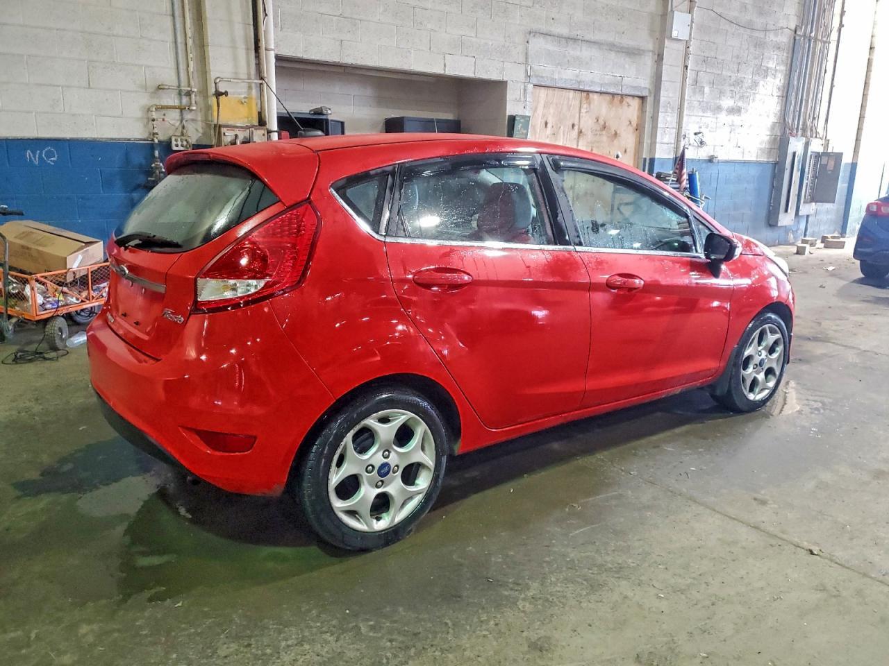 2013 Ford Fiesta Titanium - Фото 3