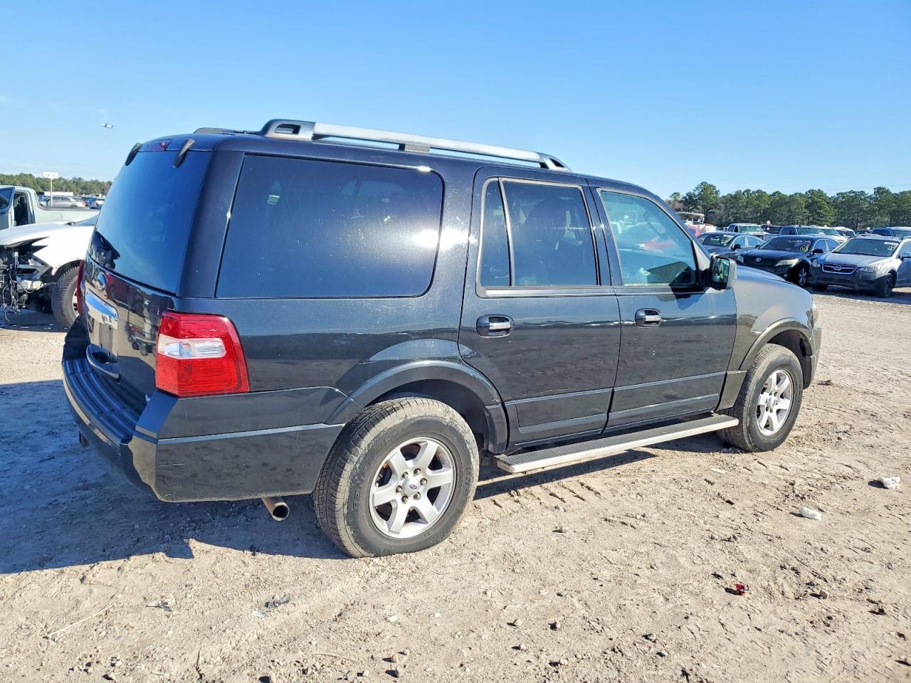 2010 Ford Expedition Xlt - Фото 3