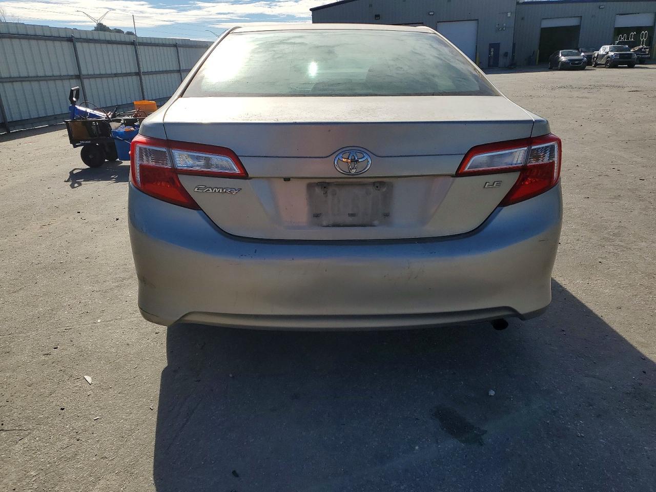 2014 Toyota Camry L - Image 6