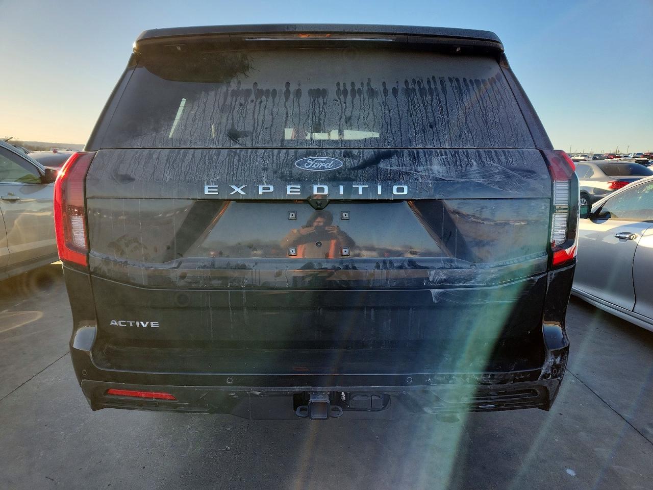 2025 Ford Expedition Active - Image 6