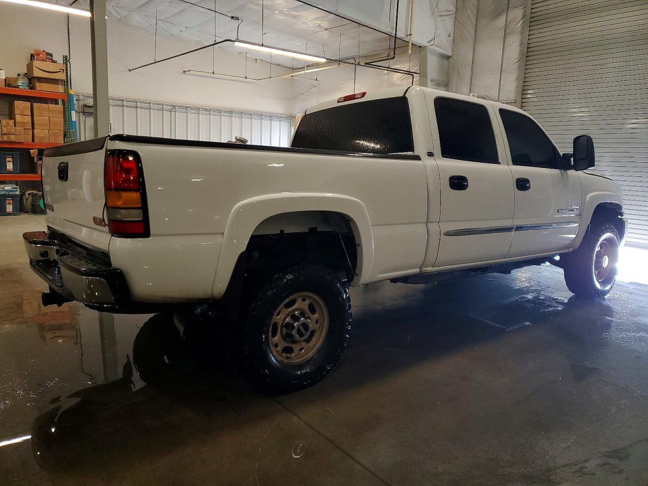 2005 GMC Sierra K2500 Heavy Duty - Image 3