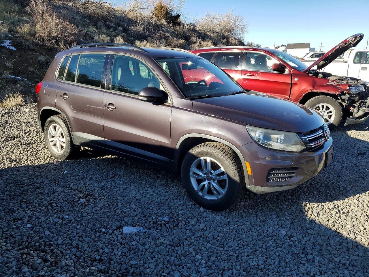 2016 Volkswagen Tiguan S - Фото 4