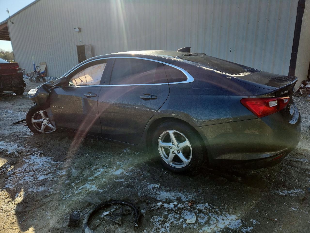 2017 Chevrolet Malibu Ls - Фото 2