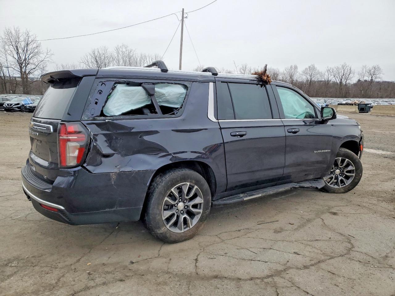 2023 Chevrolet Suburban K1500 Lt - Image 3