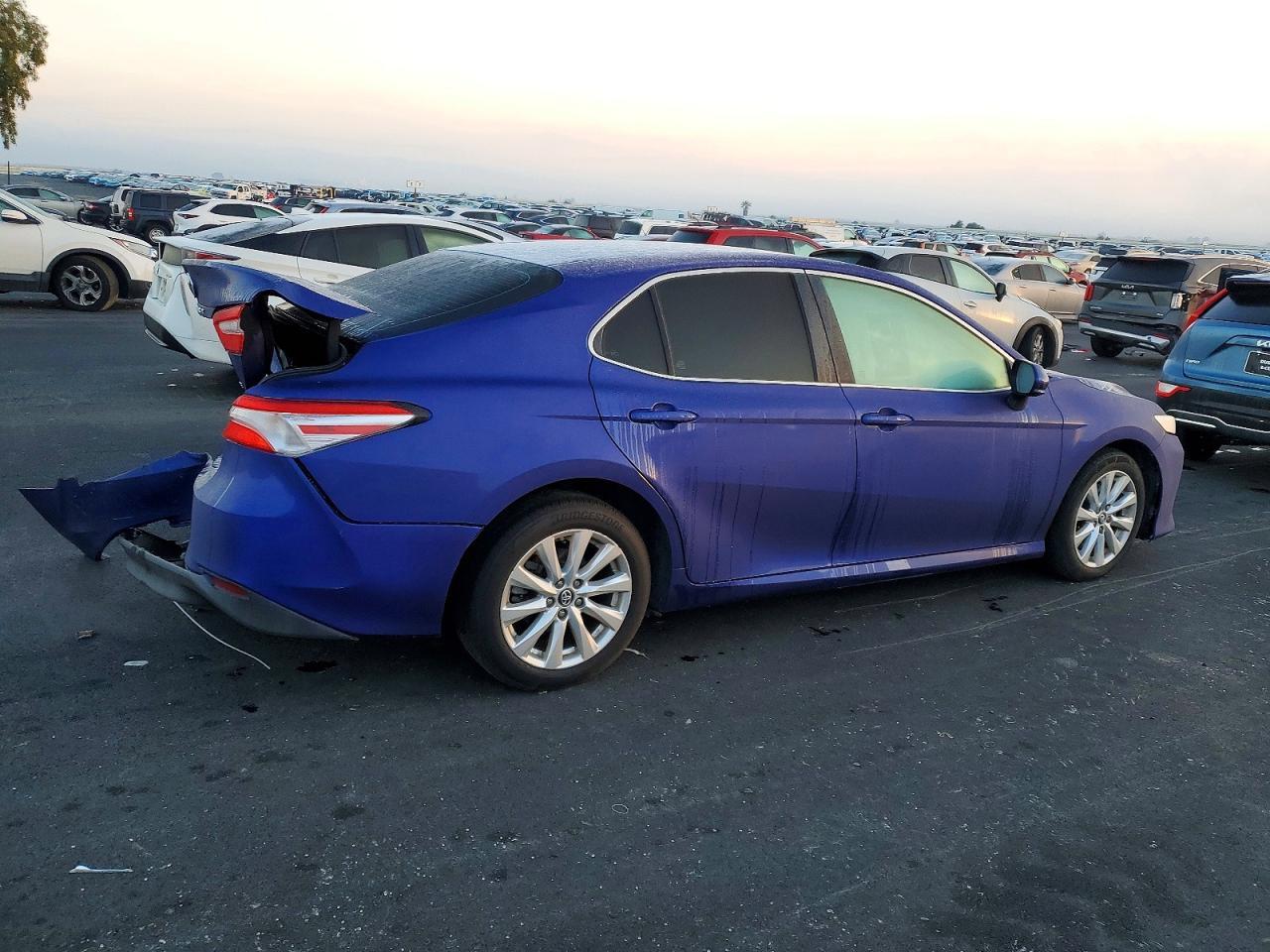 2018 Toyota Camry L - Фото 3