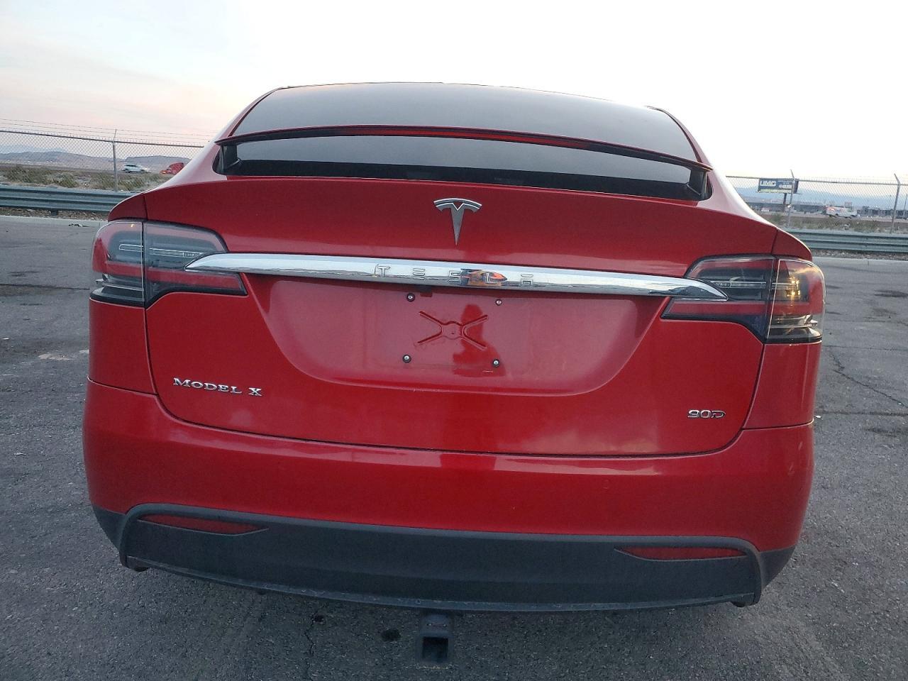 2016 Tesla Model X - Фото 6