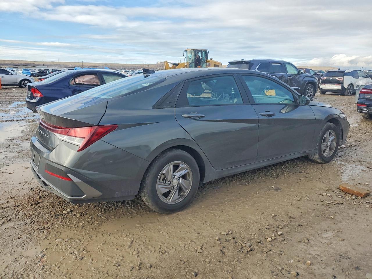 2025 Hyundai Elantra Se - Фото 3