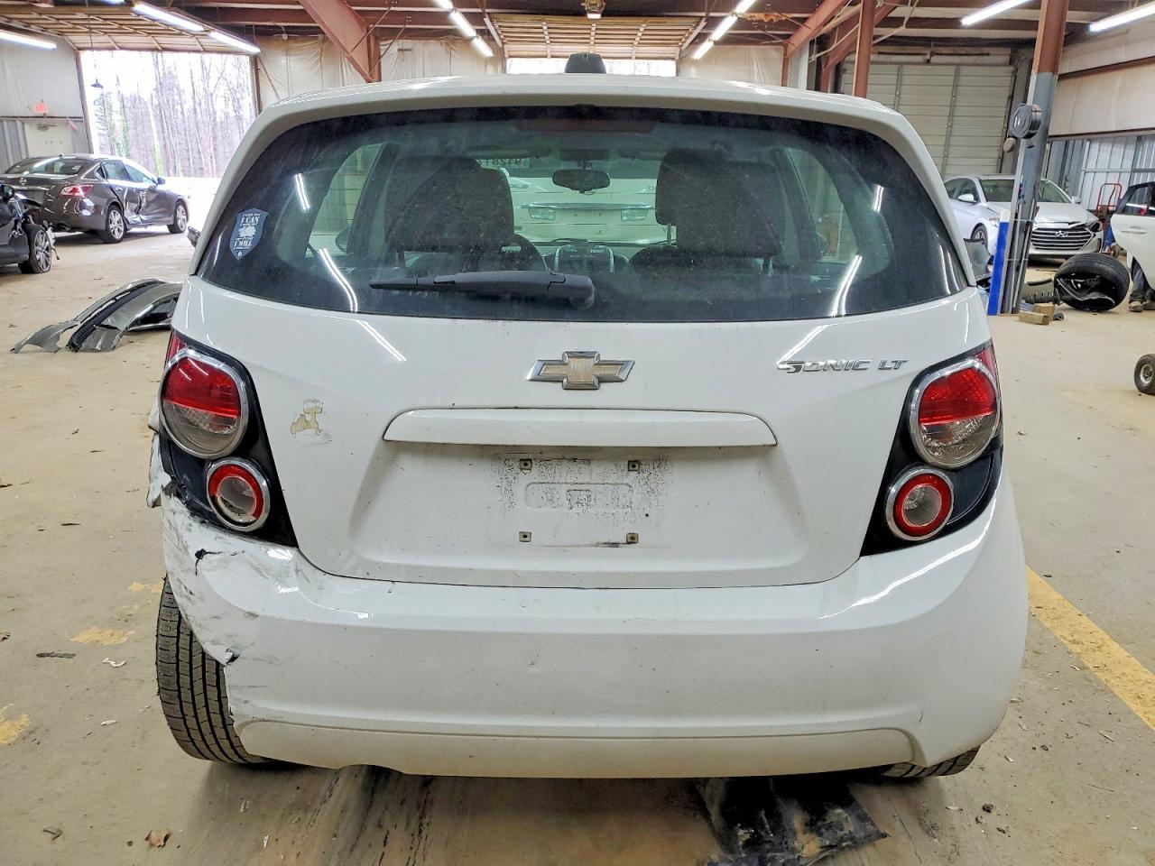 2016 Chevrolet Sonic Lt - Фото 6