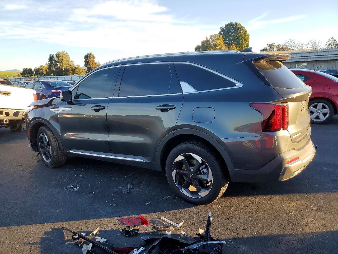 2025 Kia Sorento Ex - Image 2