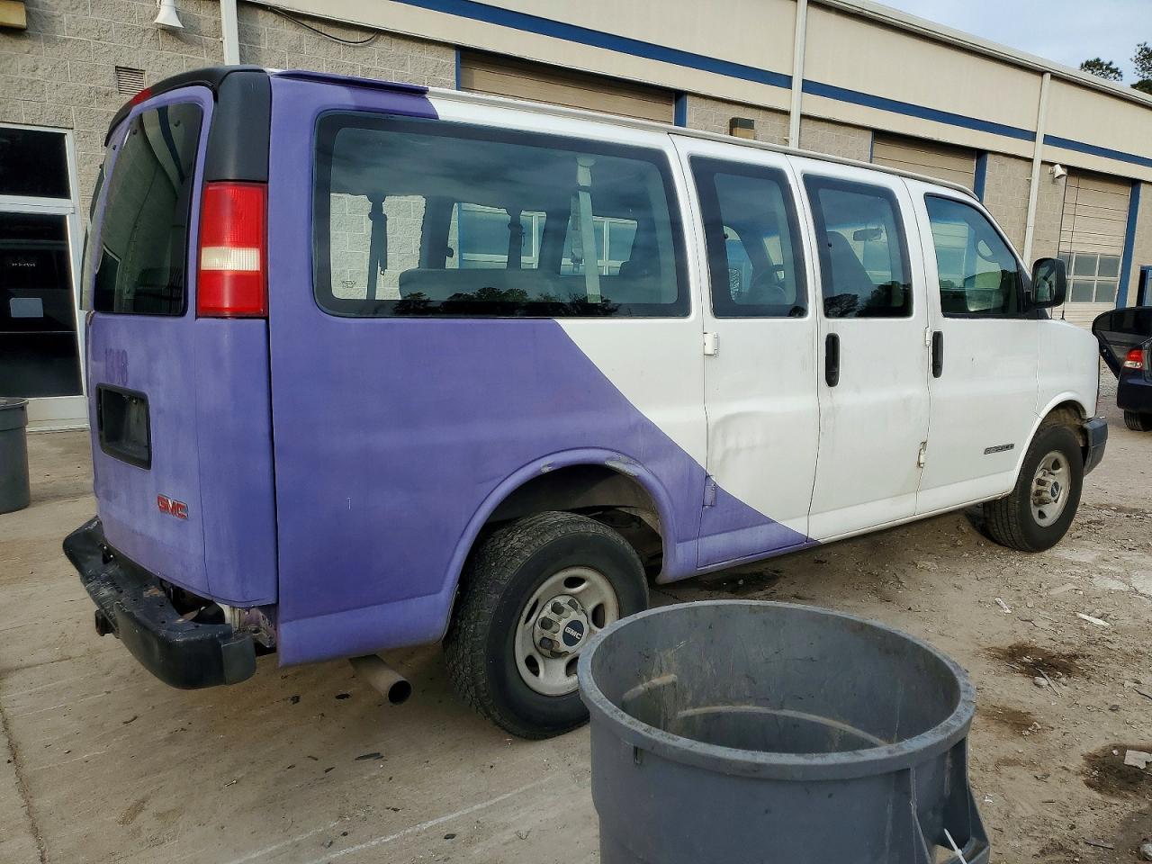 2005 GMC Savana G2500 - Фото 3