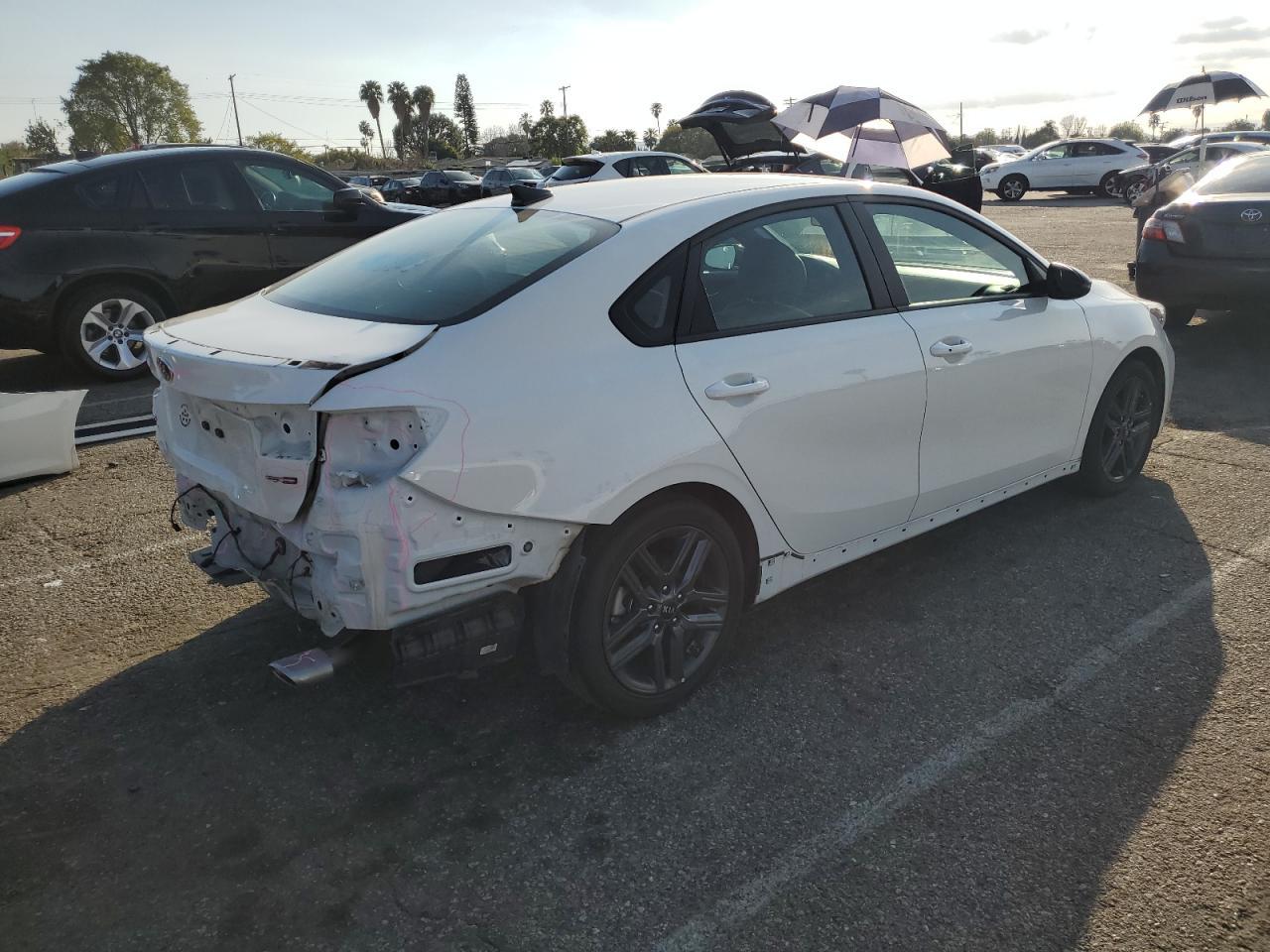 2021 Kia Forte Gt Line - Фото 3