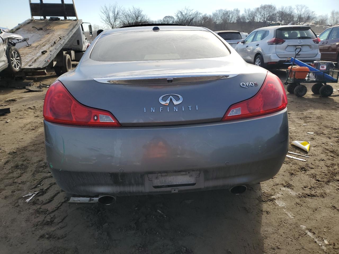 2015 Infiniti Q60 Journey - Image 6