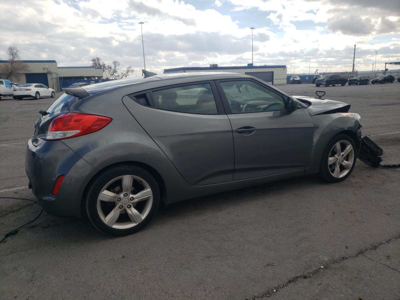 2014 Hyundai Veloster - Фото 3
