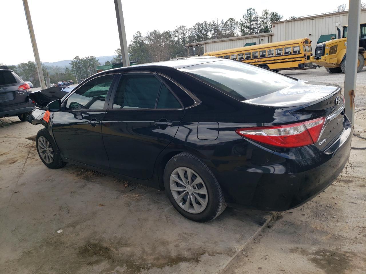 2017 Toyota Camry Le - Фото 2
