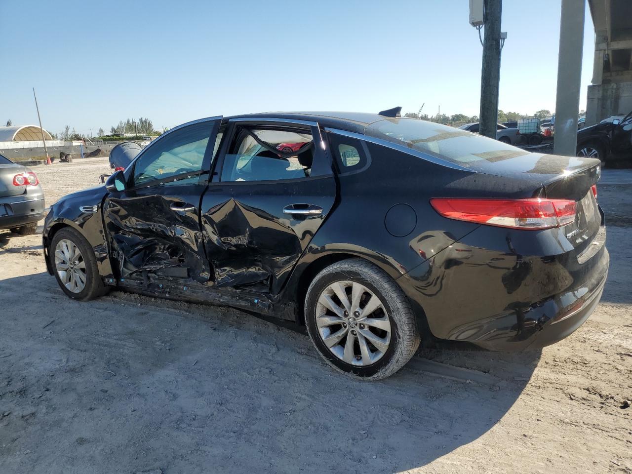 2016 Kia Optima Ex - Image 2