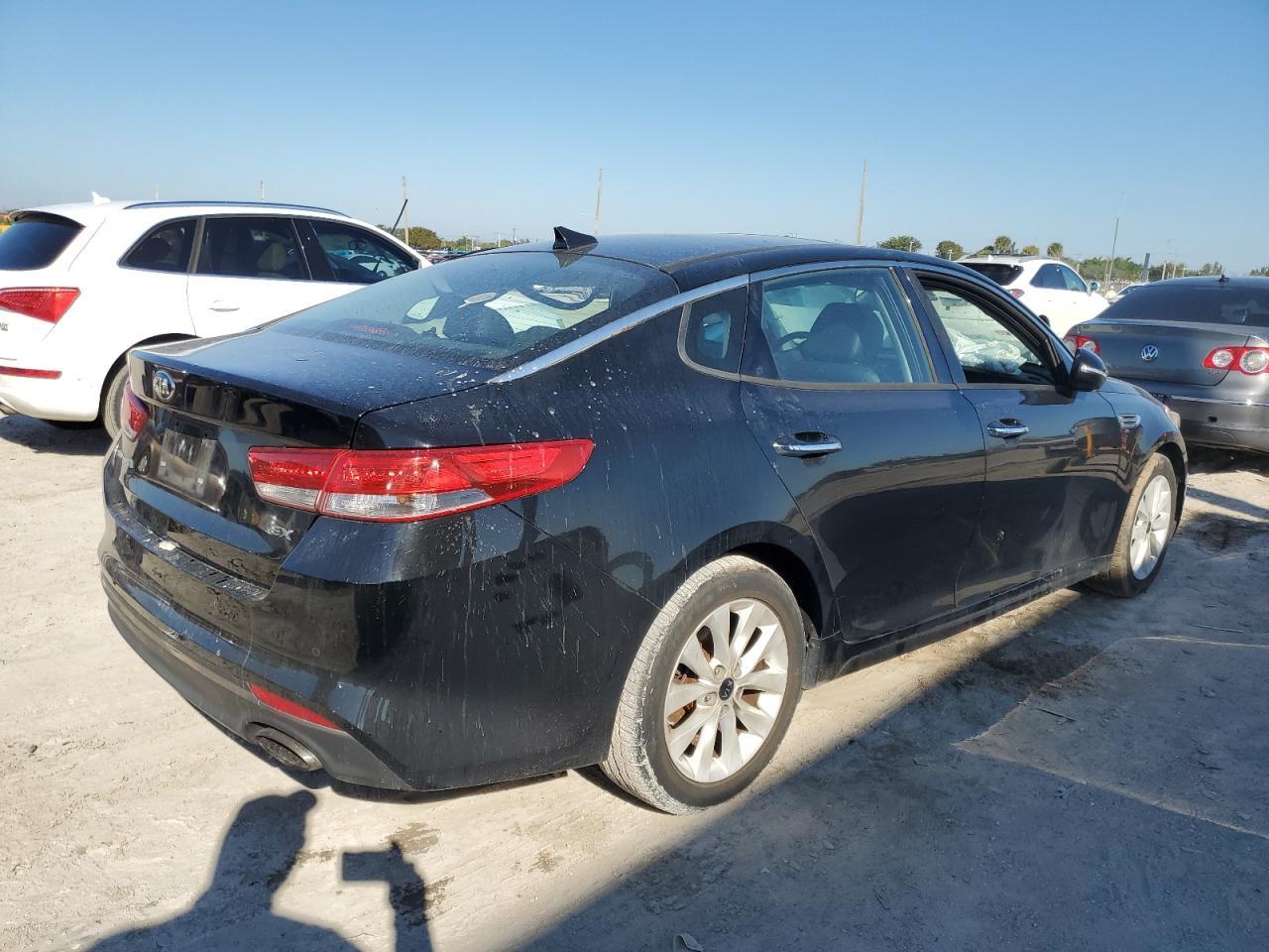 2016 Kia Optima Ex - Image 3