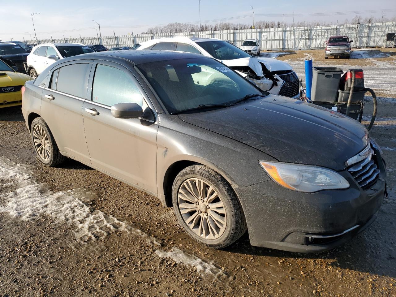 2014 Chrysler 200 Limited - Image 4
