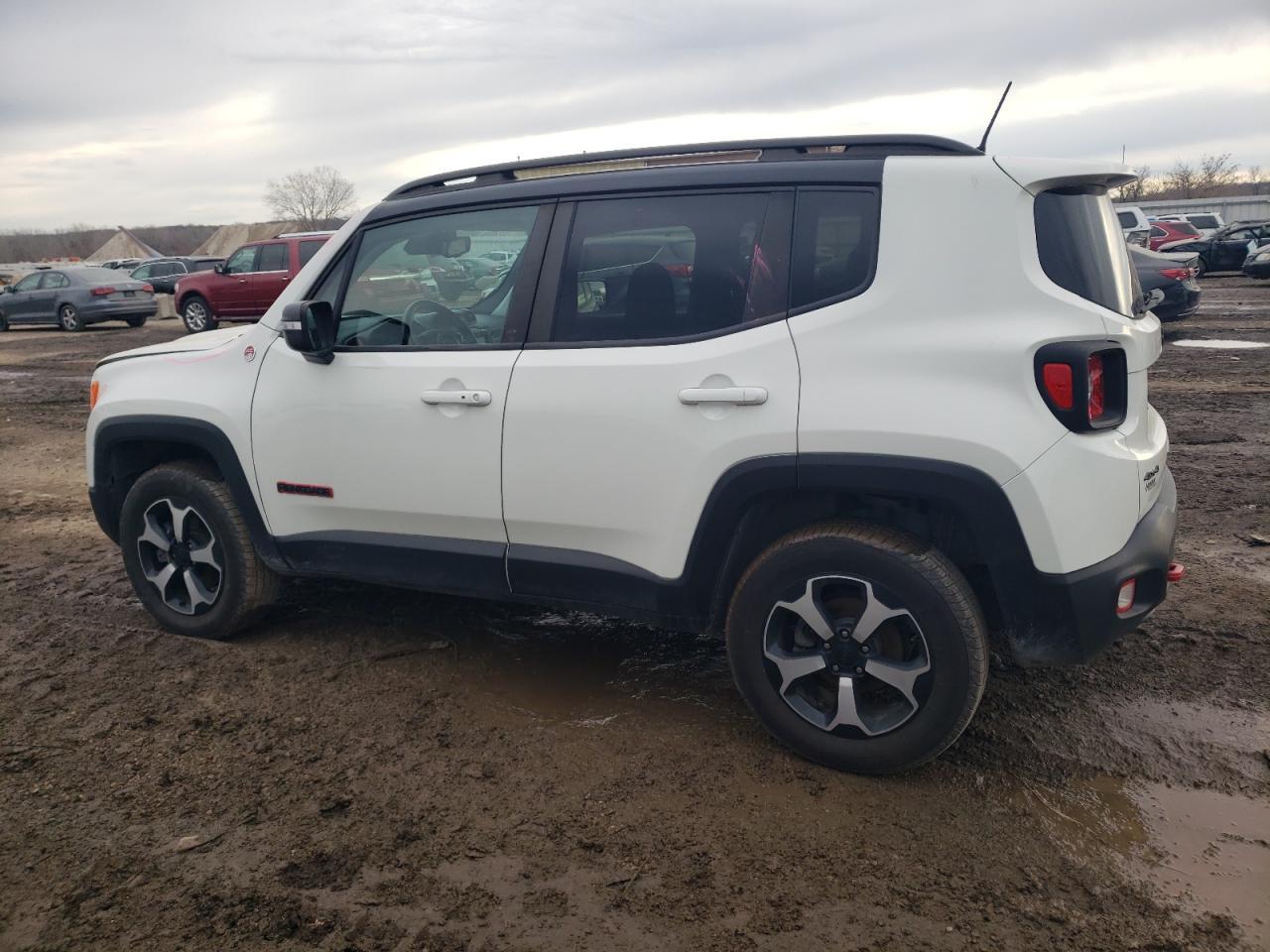 2019 Jeep Renegade Trailhawk - Image 2