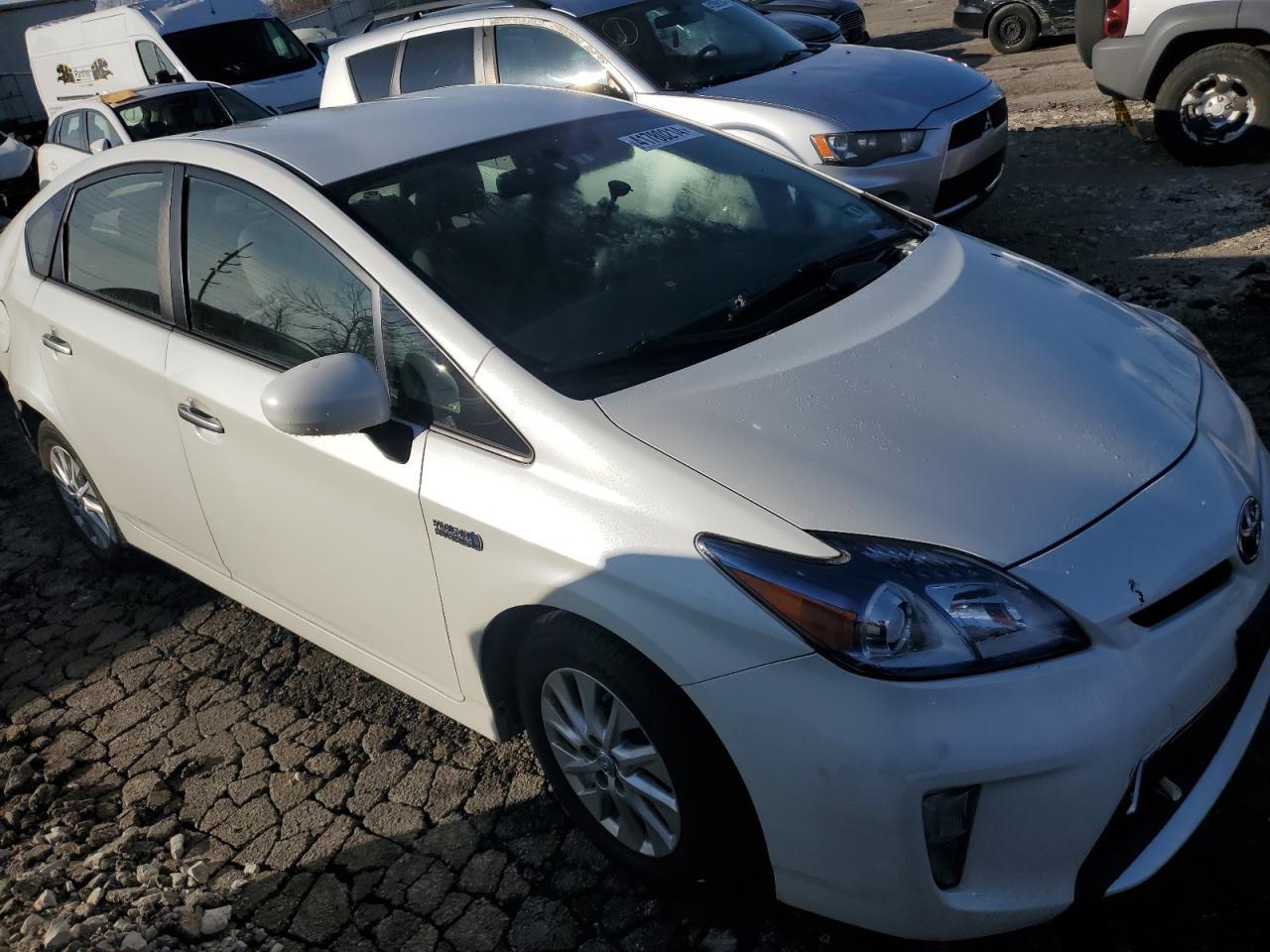 2012 Toyota Prius Plug-In - Image 4