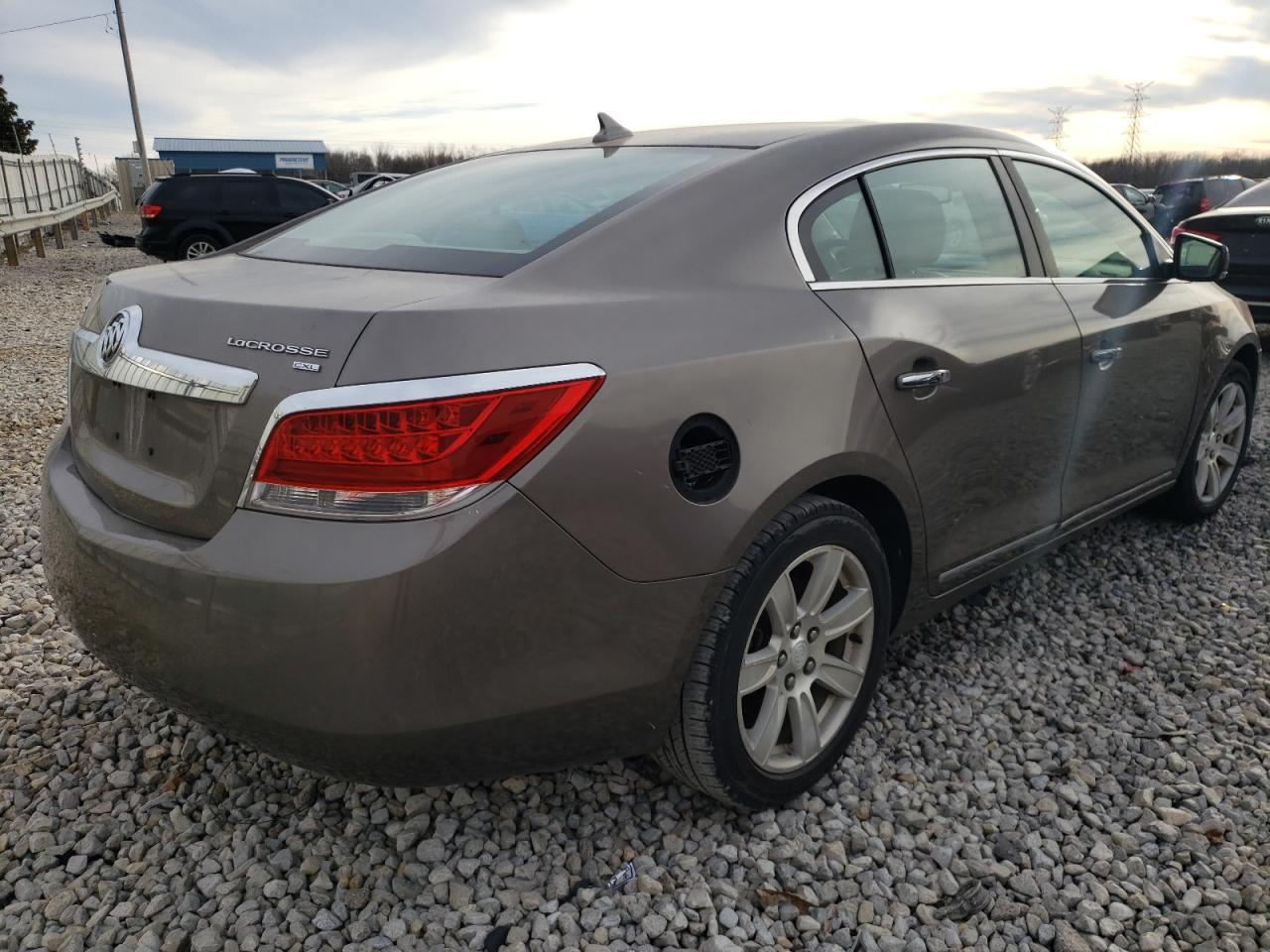 2010 Buick Lacrosse Cxl - Image 3