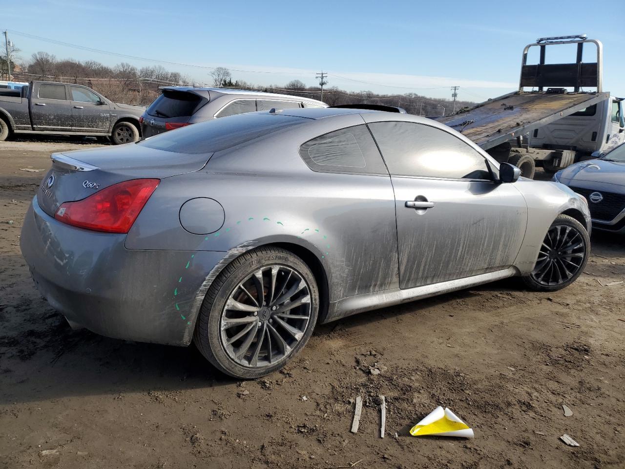 2015 Infiniti Q60 Journey - Image 3