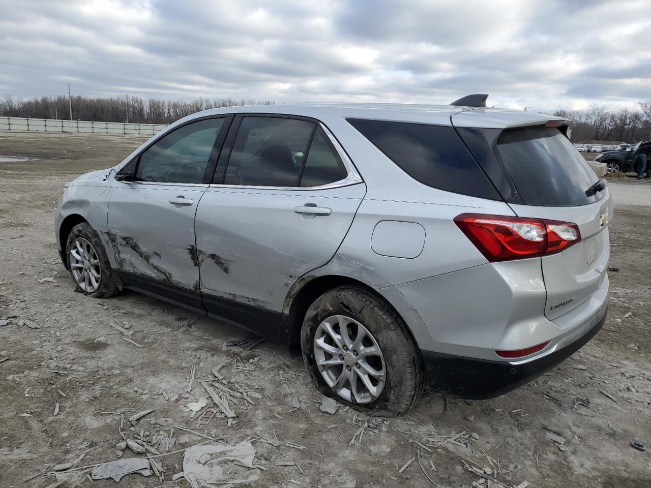 2020 Chevrolet Equinox Lt - Image 2