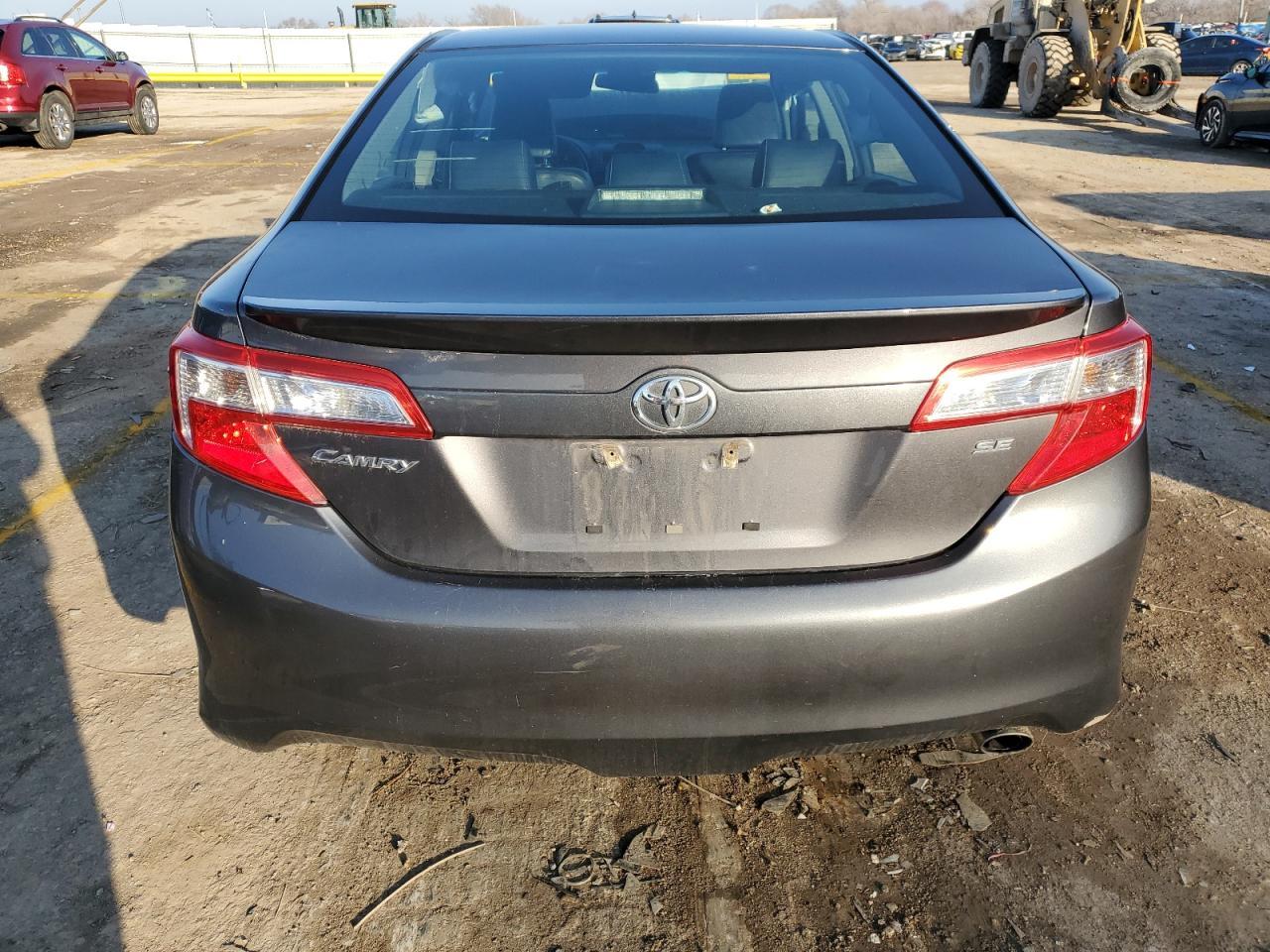 2013 Toyota Camry L - Фото 6