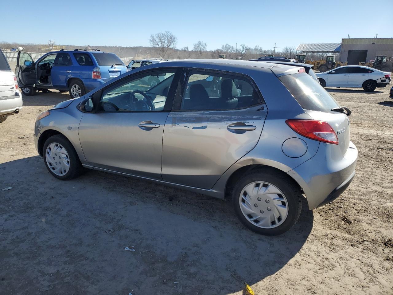 2013 Mazda Mazda2 - Image 2