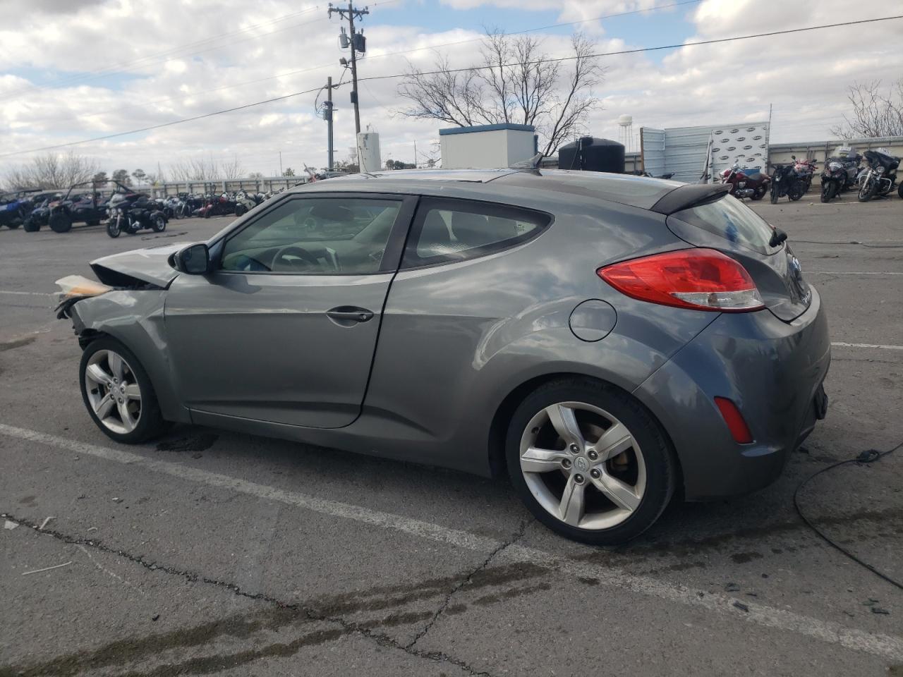 2014 Hyundai Veloster - Фото 2