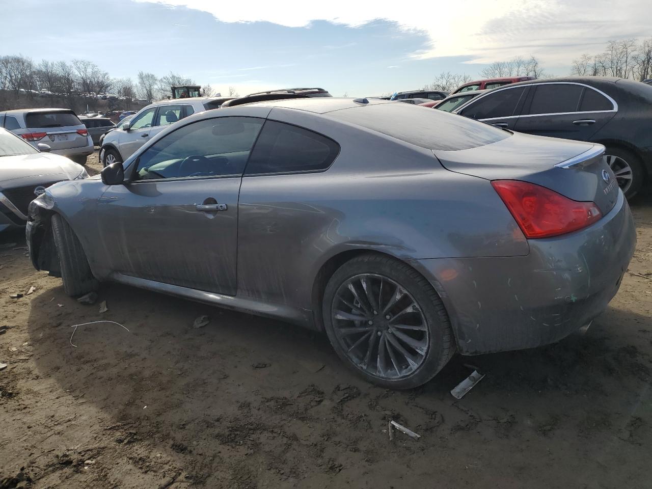 2015 Infiniti Q60 Journey - Image 2