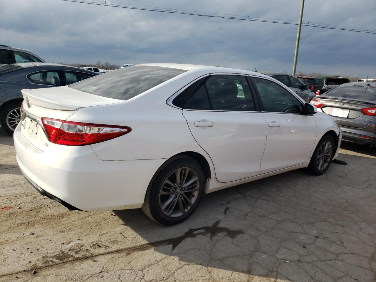 2015 Toyota Camry Se - Image 3