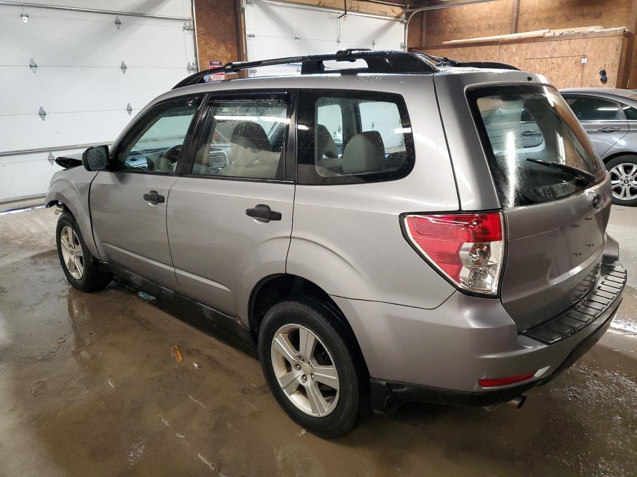 2011 Subaru Forester 2.5X - Фото 2