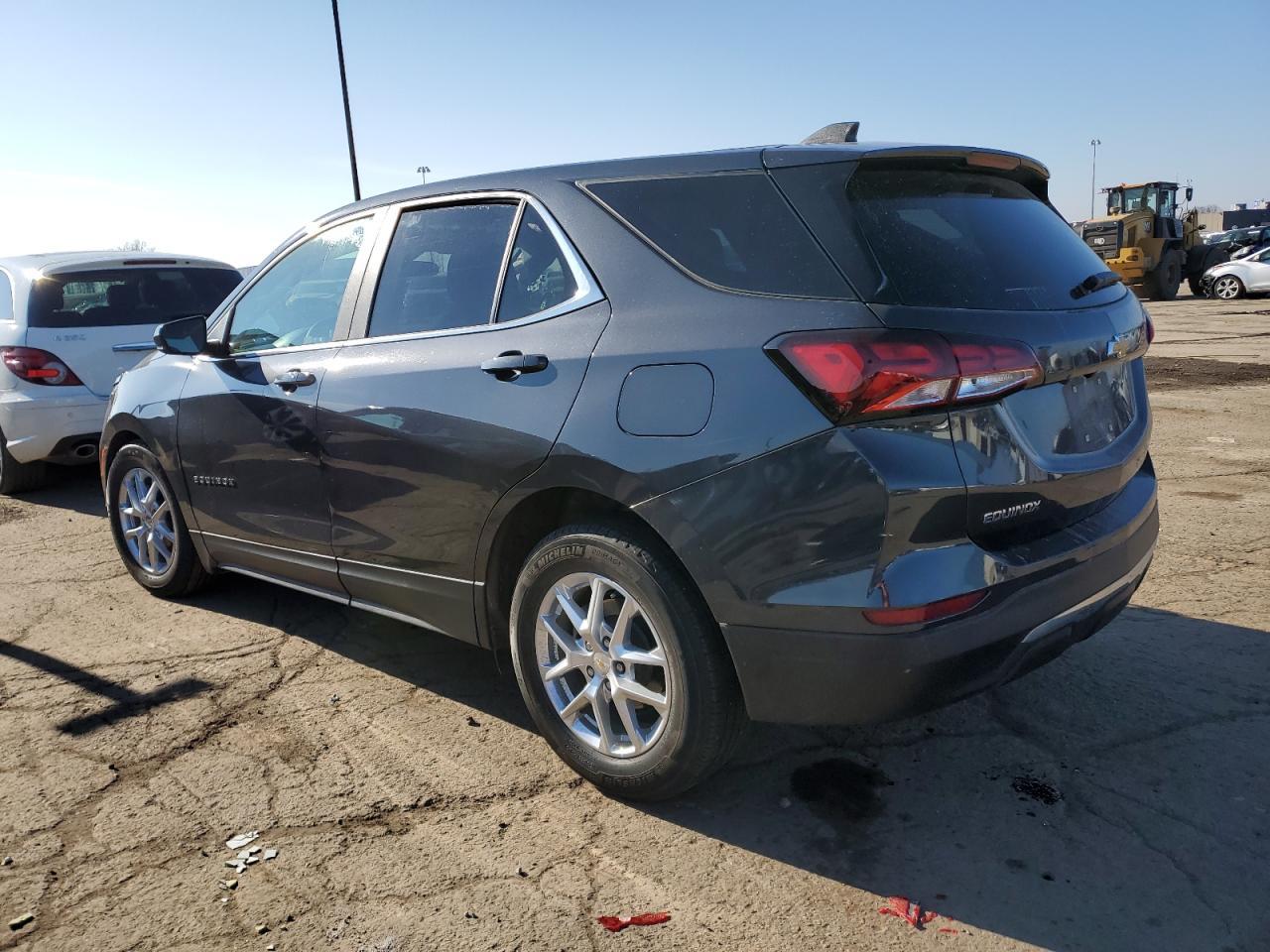 2022 Chevrolet Equinox Lt - Image 2