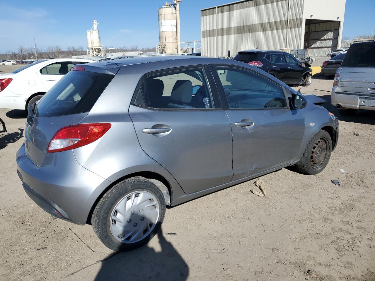 2013 Mazda Mazda2 - Image 3