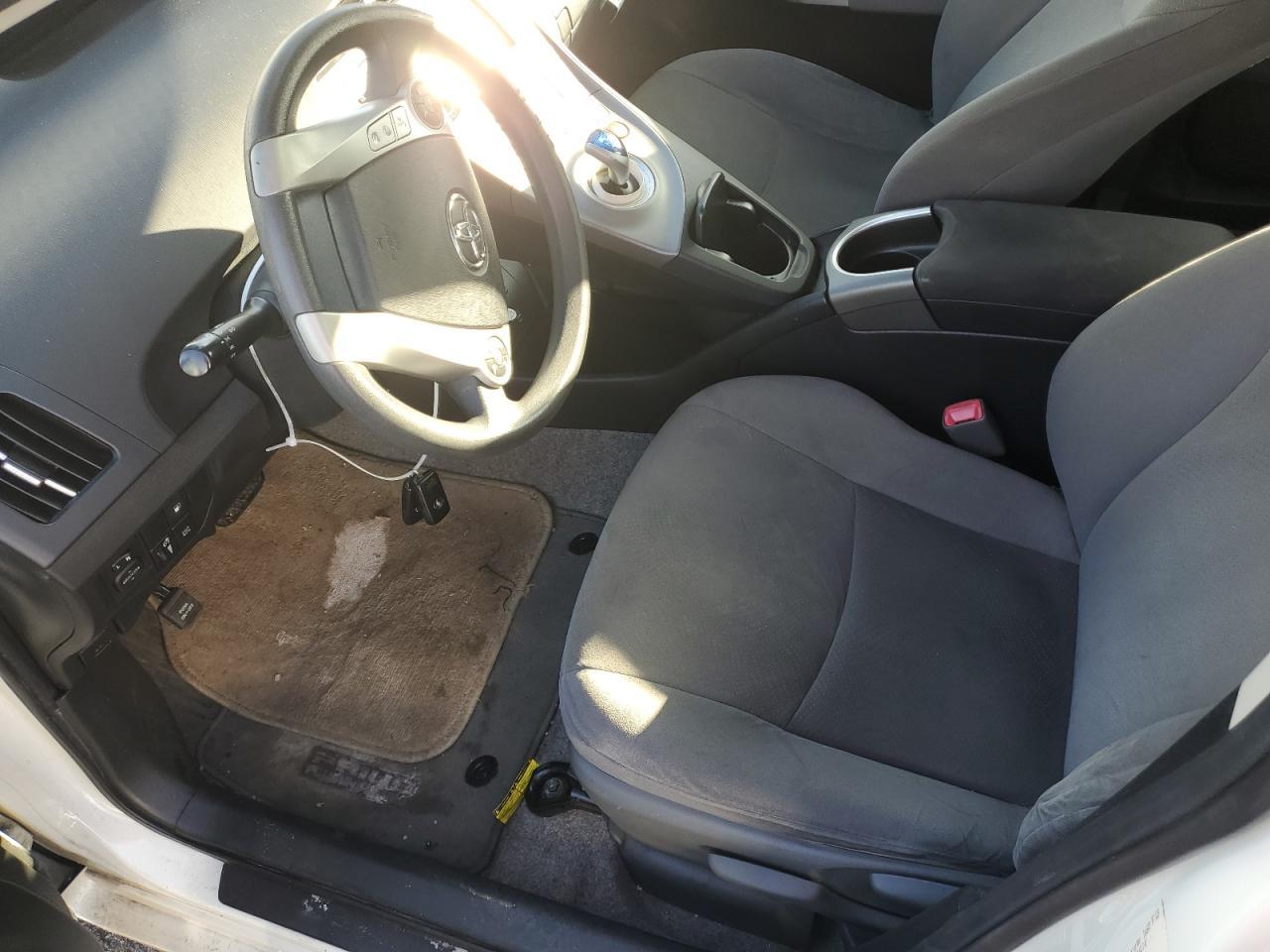 2012 Toyota Prius Plug-In - Image 7