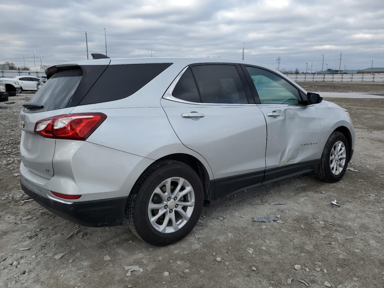2020 Chevrolet Equinox Lt - Image 3