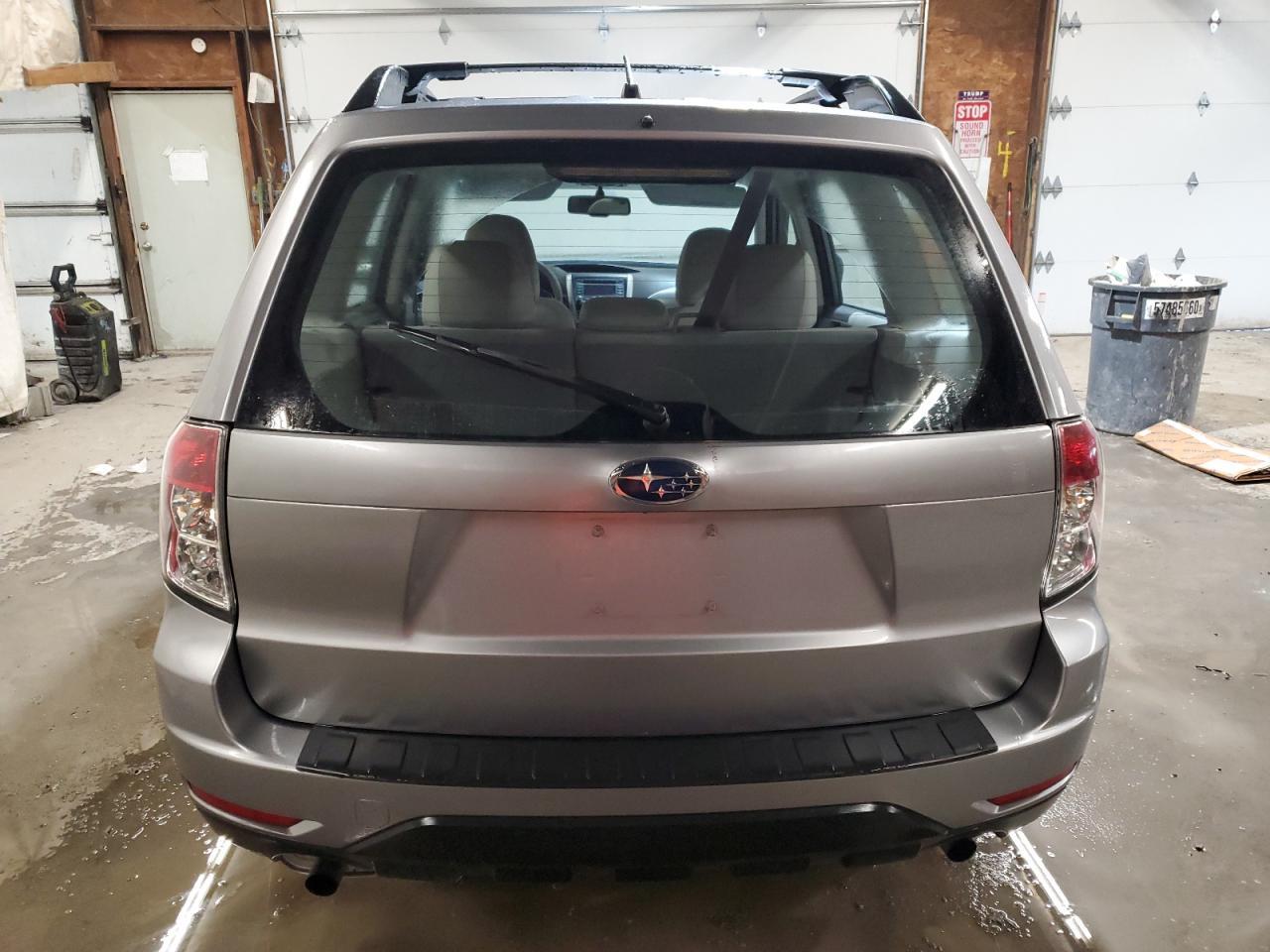 2011 Subaru Forester 2.5X - Фото 6
