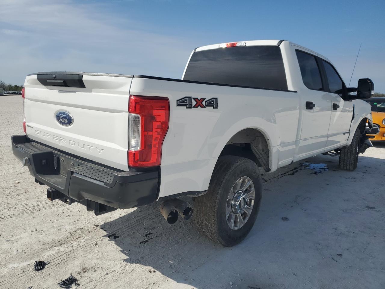 2019 Ford F250 Super Duty - Фото 3