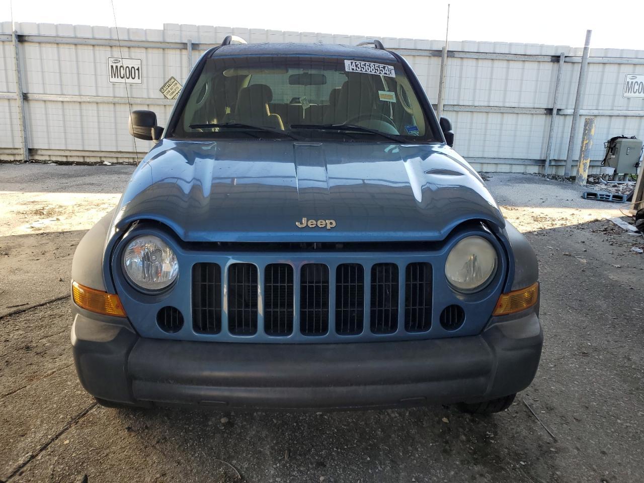 2006 Jeep Liberty Sport - Image 5