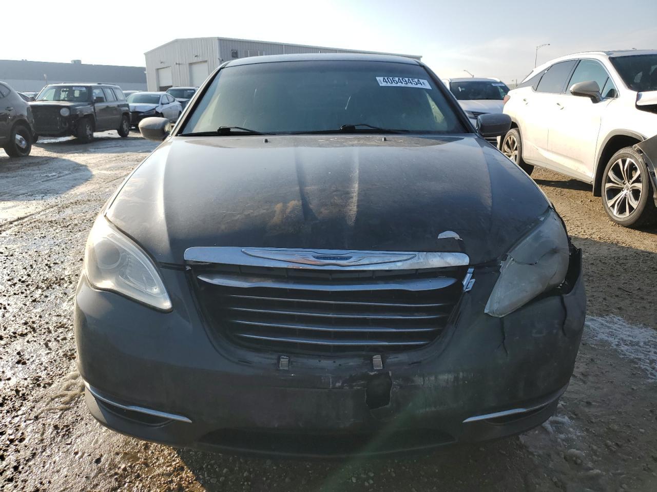 2014 Chrysler 200 Limited - Image 5