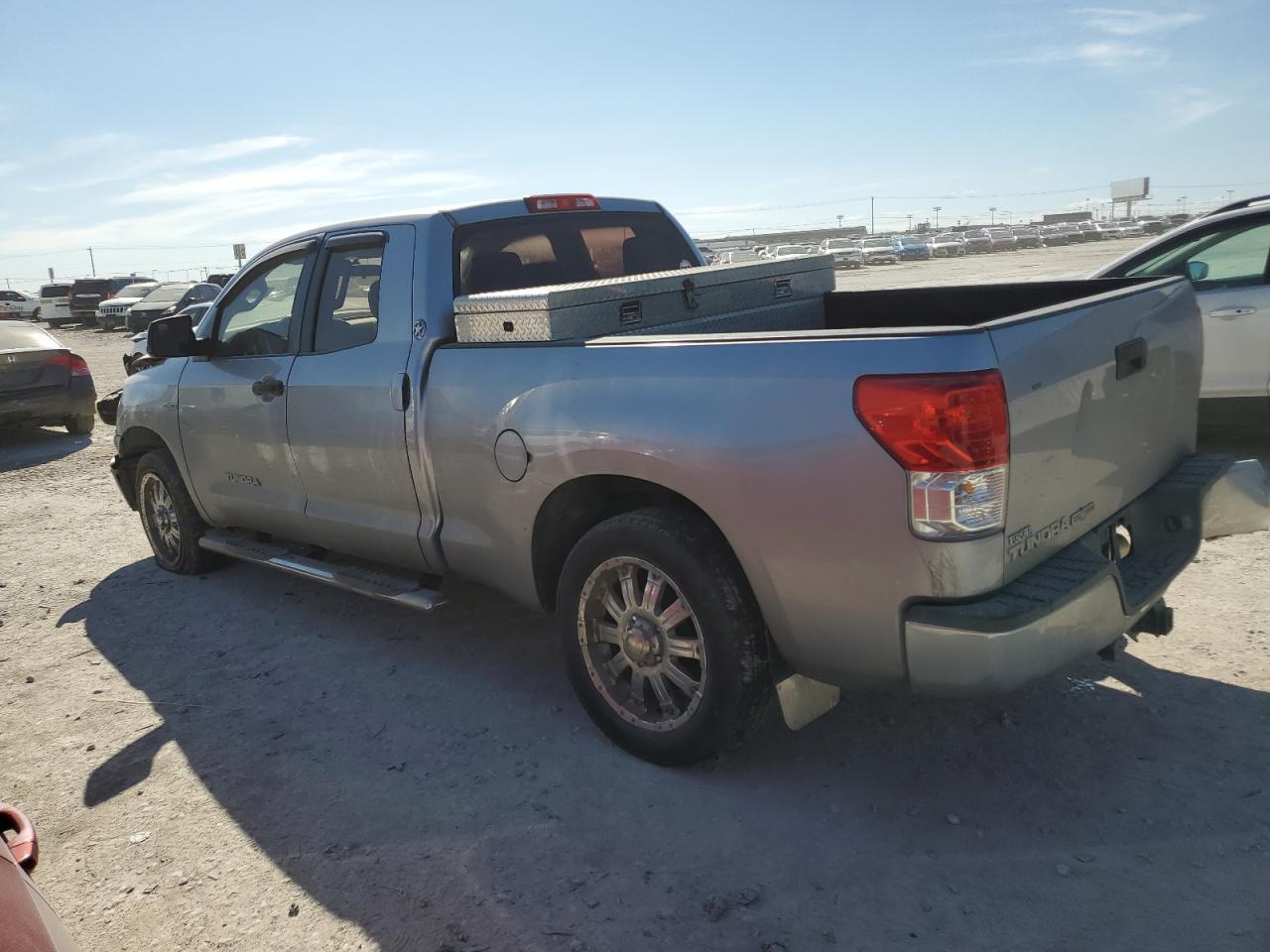2011 Toyota Tundra Double Cab Sr5 - Фото 2