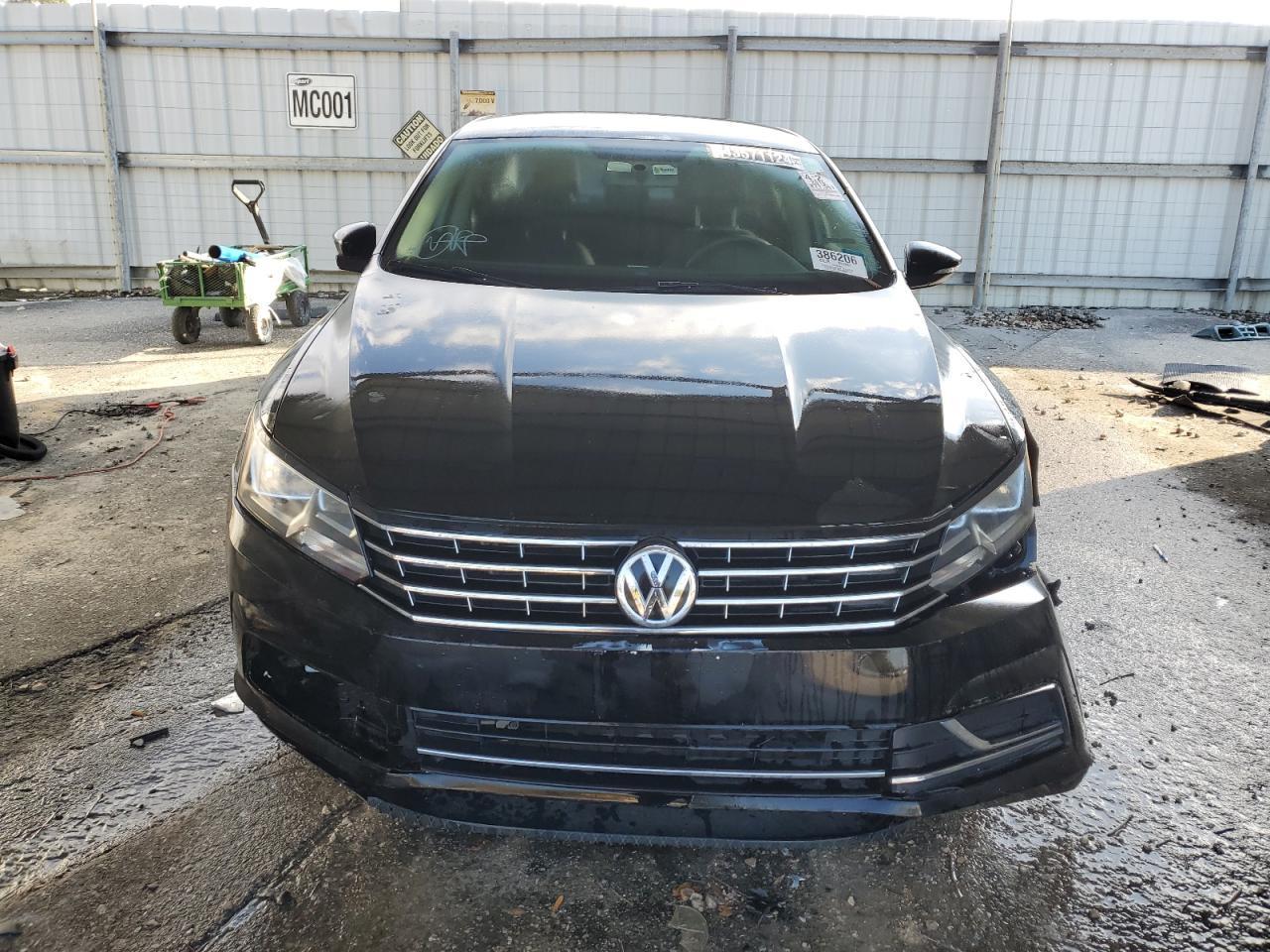 2016 Volkswagen Passat S - Image 5