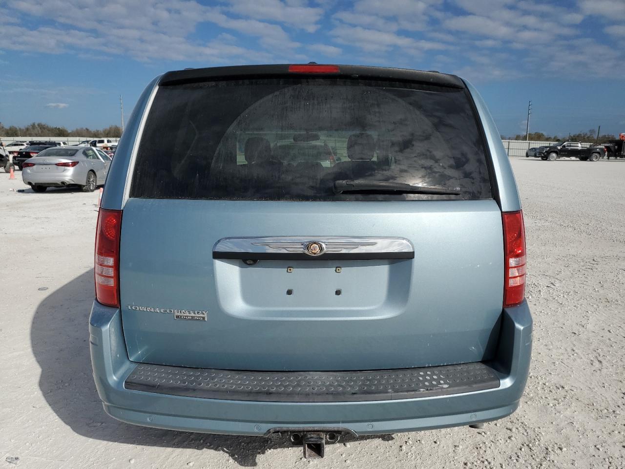 2008 Chrysler Town & Country Touring - Image 6