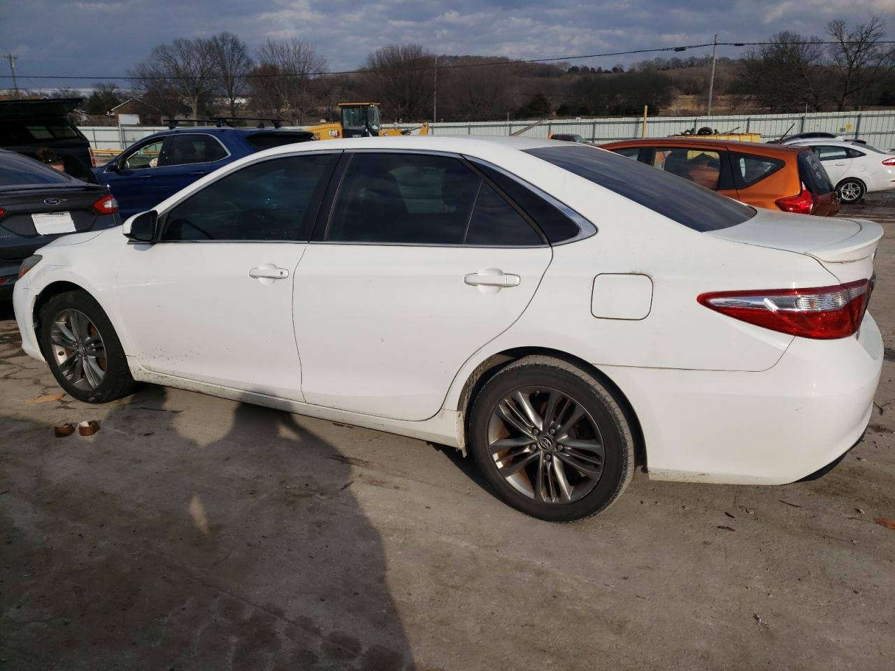 2015 Toyota Camry Se - Image 2